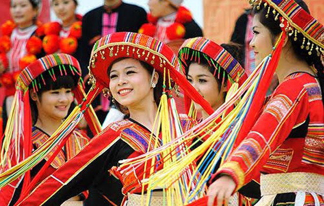 Bientôt le Festival de défilé des costumes traditionnels des minorités ethniques du Vietnam ảnh 1 Bientôt le Festival de défilé des costumes traditionnels des minorités ethniques du Vietnam ảnh 1
