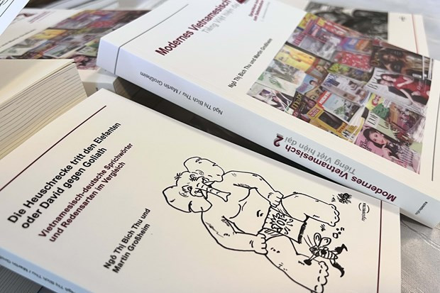 Trois livres bilingues allemand-vietnamien présentés à Berlin ảnh 1 Trois livres bilingues allemand-vietnamien présentés à Berlin ảnh 1