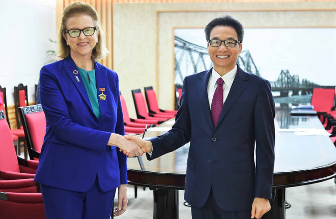 Le Vietnam apprécie les contributions de Caitlin Wiesen aux relations PNUD -Vietnam ảnh 1 Le Vietnam apprécie les contributions de Caitlin Wiesen aux relations PNUD -Vietnam ảnh 1