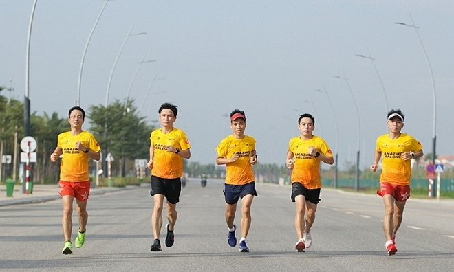 Environ 11.000 athlètes en lice au tournoi Vnexpress Marathon Amazing Halong 2022 ảnh 1 Environ 11.000 athlètes en lice au tournoi Vnexpress Marathon Amazing Halong 2022 ảnh 1