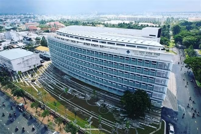 Inauguration de deux laboratoires les plus modernes du delta du Mékong ảnh 1