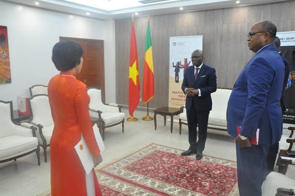 Le Bénin souhaite renforcer ses liens avec le Vietnam ảnh 1 Le Bénin souhaite renforcer ses liens avec le Vietnam ảnh 1
