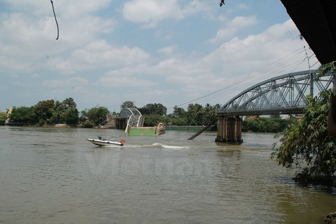 Le vice-PM donne ses instructions après l'effondrement d'un pont ferroviaire ảnh 1 Le vice-PM donne ses instructions après l'effondrement d'un pont ferroviaire ảnh 1