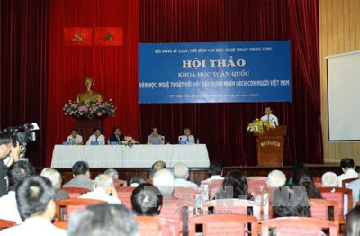 Les arts et lettres contribuent à l’édification de la personalité des Vietnamiens ảnh 1