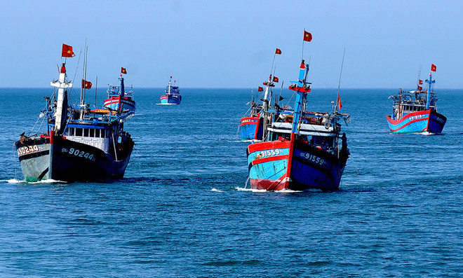 Mille drapeaux nationaux offerts aux pêcheurs de Ly Son ảnh 1 Mille drapeaux nationaux offerts aux pêcheurs de Ly Son ảnh 1