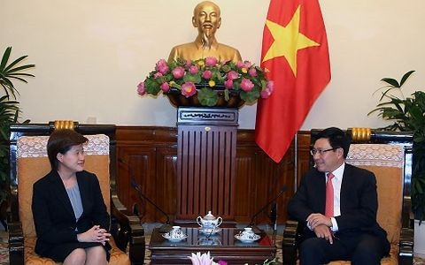 Le vice-Premier ministre Pham Binh Minh reçoit l’ambassadeur singapourien ảnh 1 Le vice-Premier ministre Pham Binh Minh reçoit l’ambassadeur singapourien ảnh 1