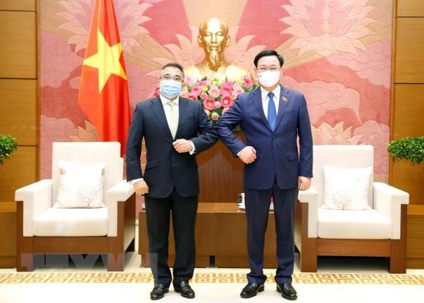 Le président de l’AN reçoit l'ambassadeur des Philippines ảnh 1 Le président de l’AN reçoit l'ambassadeur des Philippines ảnh 1