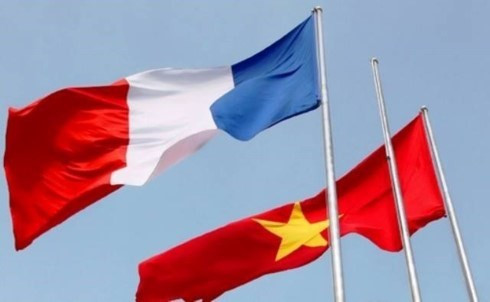 Fête nationale de France: les dirigeants vietnamiens présentent leurs vœux ảnh 1 Fête nationale de France: les dirigeants vietnamiens présentent leurs vœux ảnh 1