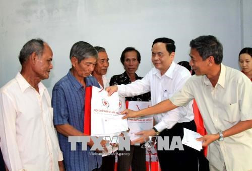Le président de FPV offre des cadeaux du Tet à Soc Trang ảnh 1 Le président de FPV offre des cadeaux du Tet à Soc Trang ảnh 1