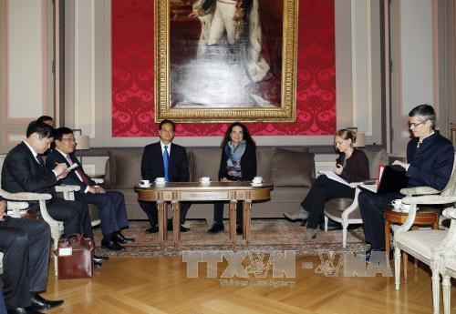 Le PM Nguyen Tan Dung rencontre des dirigeants belges ảnh 1 Le PM Nguyen Tan Dung rencontre des dirigeants belges ảnh 1