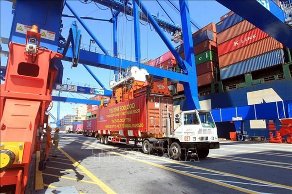 Le transport de marchandises en conteneurs via les ports maritimes en hausse de 18% en huit mois ảnh 2 Le transport de marchandises en conteneurs via les ports maritimes en hausse de 18% en huit mois ảnh 2