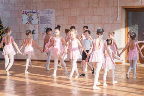 AMPA Education lance le projet d’art communautaire ảnh 1 AMPA Education lance le projet d’art communautaire ảnh 1