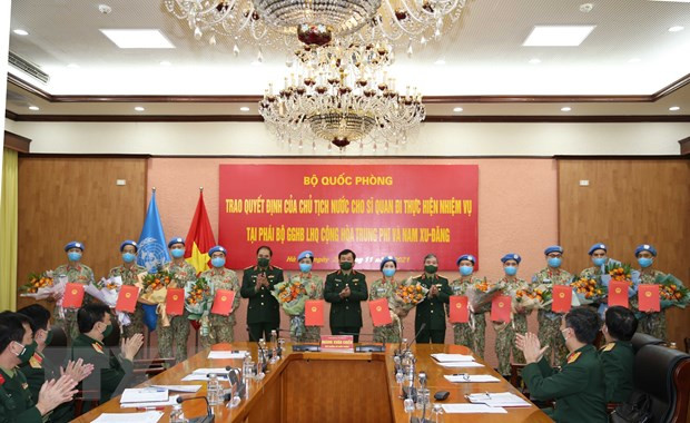 Douze autres officiers vietnamiens participent aux opérations onusiennes ảnh 1 Douze autres officiers vietnamiens participent aux opérations onusiennes ảnh 1