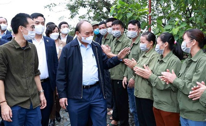 Le président vietnamien visite des coopératives exemplaires de la province de Ninh Binh ảnh 2 Le président vietnamien visite des coopératives exemplaires de la province de Ninh Binh ảnh 2