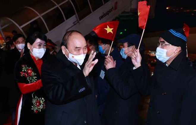Le président Nguyên Xuân Phuc arrive à Genève pour une visite officielle en Suisse ảnh 1 Le président Nguyên Xuân Phuc arrive à Genève pour une visite officielle en Suisse ảnh 1