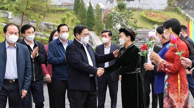 Le Premier ministre à la Journée du grand bloc d’union nationale dans une commune à Cao Bang ảnh 1 Le Premier ministre à la Journée du grand bloc d’union nationale dans une commune à Cao Bang ảnh 1