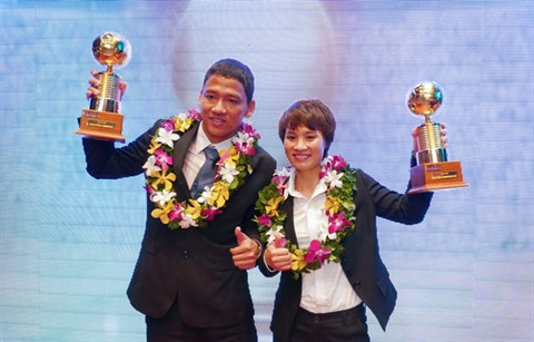 Rencontre avec les deux «Ballons d’Or du Vietnam 2015» ảnh 1 Rencontre avec les deux «Ballons d’Or du Vietnam 2015» ảnh 1