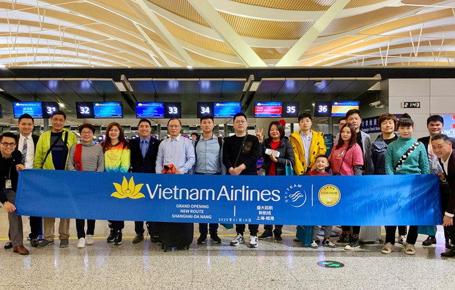 Vietnam Airlines ouvre une ligne aérienne entre Da Nang et Shanghai (Chine) ảnh 1