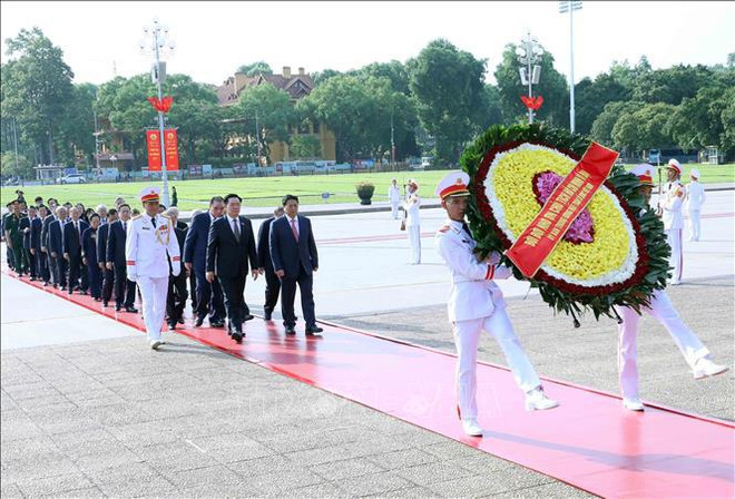 Le 27 juillet : les dirigeants du Parti et de l’Etat rendent hommage aux Morts pour la Patrie ảnh 1 Le 27 juillet : les dirigeants du Parti et de l’Etat rendent hommage aux Morts pour la Patrie ảnh 1