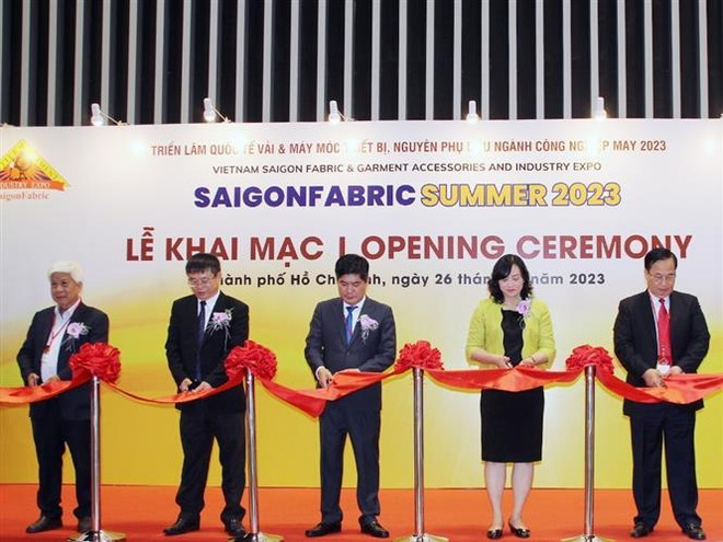 Ouverture de l’exposition internationale du textile-habillement à Ho Chi Minh-Ville ảnh 2 Ouverture de l’exposition internationale du textile-habillement à Ho Chi Minh-Ville ảnh 2