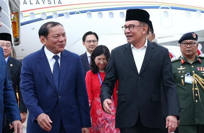Le Premier ministre malaisien entame sa visite officielle au Vietnam ảnh 1 Le Premier ministre malaisien entame sa visite officielle au Vietnam ảnh 1