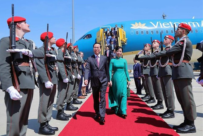 Le président Vo Van Thuong entame sa visite officielle en Autriche ảnh 1 Le président Vo Van Thuong entame sa visite officielle en Autriche ảnh 1