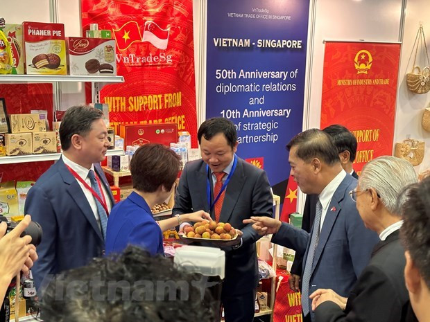 Les produits vietnamiens se rapprochent des consommateurs singapouriens ảnh 1 Les produits vietnamiens se rapprochent des consommateurs singapouriens ảnh 1