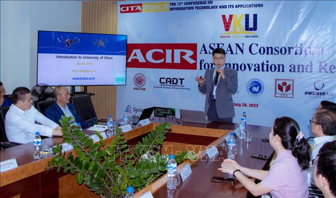 Développement d'un réseau de dirigeants et d'érudits d'universités d'Asie du Sud-Est ảnh 1 Développement d'un réseau de dirigeants et d'érudits d'universités d'Asie du Sud-Est ảnh 1