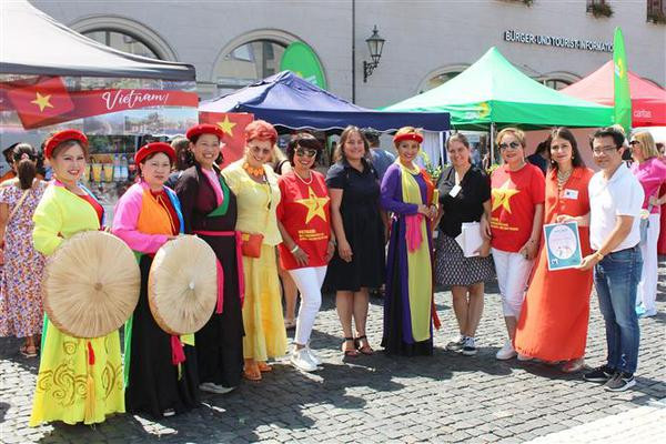 La culture vietnamienne présentée au festival d'été en Allemagne ảnh 1 La culture vietnamienne présentée au festival d'été en Allemagne ảnh 1