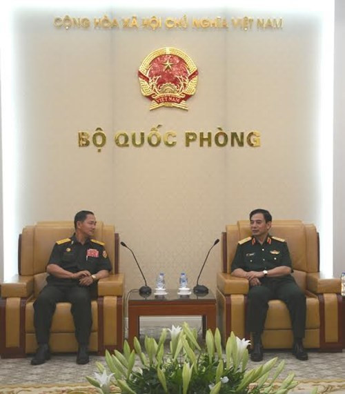 Vietnam et Laos attachent de l’importance à la coopération dans la défense ảnh 1 Vietnam et Laos attachent de l’importance à la coopération dans la défense ảnh 1