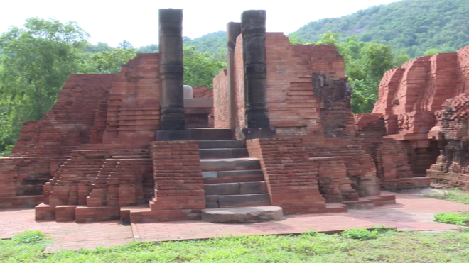 Le Vietnam a classé trésors nationaux 23 biens ảnh 1