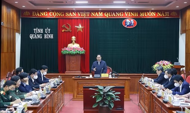Le Premier ministre travaille avec les autorités de Quang Binh ảnh 2