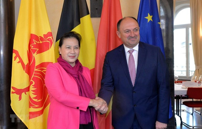 La présidente d’AN du Vietnam rencontre le ministre-président wallon ảnh 1 La présidente d’AN du Vietnam rencontre le ministre-président wallon ảnh 1