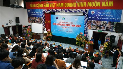 Pédiatrie : Efforts des aides-soignants pour satisfaire les besoins des malades ảnh 1 Pédiatrie : Efforts des aides-soignants pour satisfaire les besoins des malades ảnh 1