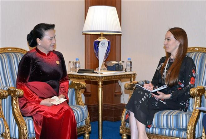 La présidente de l’AN rencontre la dirigeante de l'UIP à Doha ảnh 1 La présidente de l’AN rencontre la dirigeante de l'UIP à Doha ảnh 1