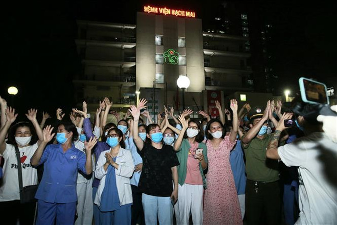 Déconfinement de l’Hôpital Bach Mai à Hanoï ảnh 1 Déconfinement de l’Hôpital Bach Mai à Hanoï ảnh 1