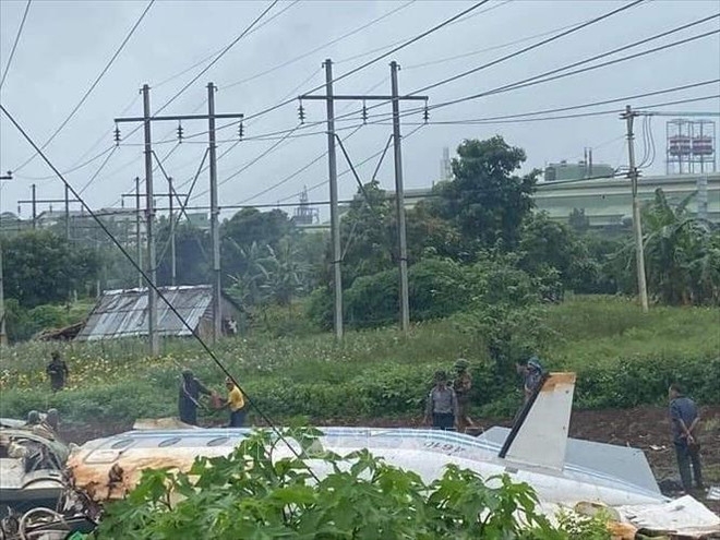 Douze morts dans le crash d'un avion militaire au Myanmar ảnh 1 Douze morts dans le crash d'un avion militaire au Myanmar ảnh 1