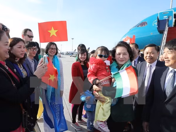 La présidente de l’AN Nguyên Thi Kim Ngân commence sa visite officielle en Hongrie ảnh 1