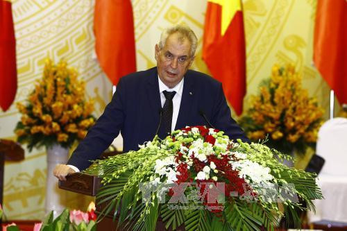 L’entretien Tran Dai Quang-Milos Zeman vu par la presse tchèque ảnh 1 L’entretien Tran Dai Quang-Milos Zeman vu par la presse tchèque ảnh 1