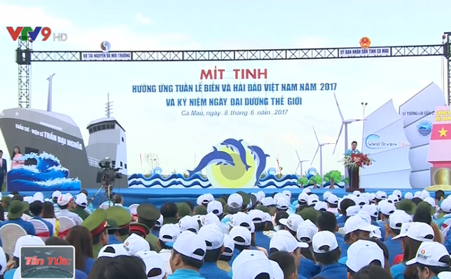 Meeting en écho à la Semaine sur la mer et les îles du Vietnam 2017 à Cà Mau ảnh 1