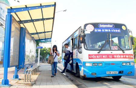 De nouvelles lignes de bus à l'aéroport de Tan Son Nhat ảnh 1 De nouvelles lignes de bus à l'aéroport de Tan Son Nhat ảnh 1