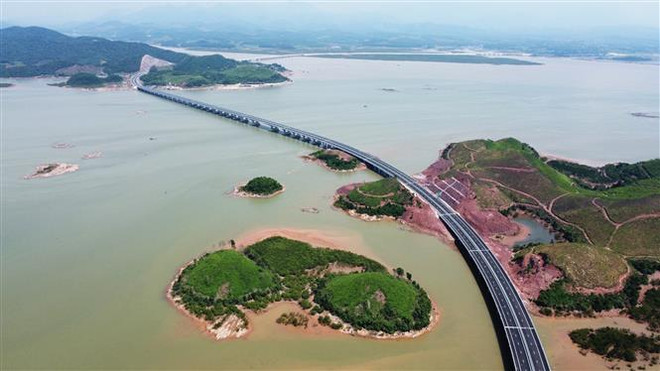 Mise en service de l’autoroute Vân Dôn - Mong Cai à Quang Ninh ảnh 2 Mise en service de l’autoroute Vân Dôn - Mong Cai à Quang Ninh ảnh 2