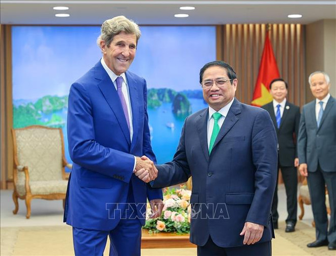 Le Premier ministre reçoit l'envoyé spécial du président des Etats-Unis pour le climat ảnh 1 Le Premier ministre reçoit l'envoyé spécial du président des Etats-Unis pour le climat ảnh 1