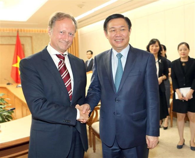 Le vice-PM Vuong Dinh Hue reçoit des ambassadeurs étrangers ảnh 3 Le vice-PM Vuong Dinh Hue reçoit des ambassadeurs étrangers ảnh 3