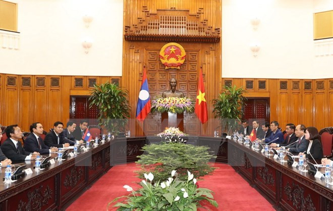 Le Premier ministre Nguyen Xuan Phuc reçoit un vice-Premier ministre laotien ảnh 1 Le Premier ministre Nguyen Xuan Phuc reçoit un vice-Premier ministre laotien ảnh 1