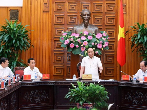 Le PM Nguyen Xuan Phuc travaille avec les responsables de Da Nang ảnh 1 Le PM Nguyen Xuan Phuc travaille avec les responsables de Da Nang ảnh 1