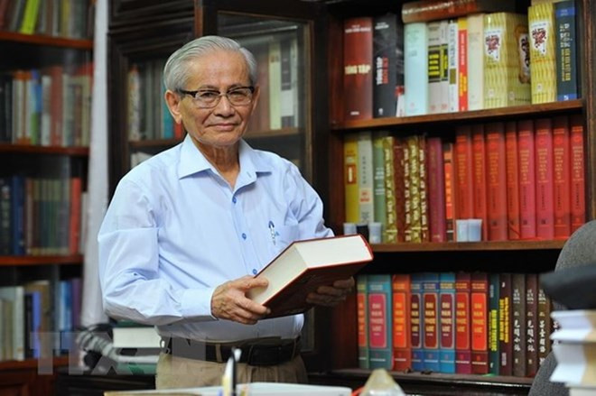 Le feu professeur Phan Huy Le reçoit à titre posthume un satisfecit du Japon ảnh 1 Le feu professeur Phan Huy Le reçoit à titre posthume un satisfecit du Japon ảnh 1