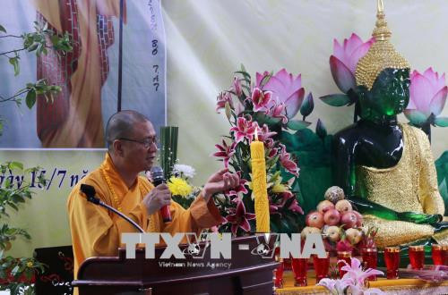 La communauté des Vietnamiens au Laos célèbre la fête Vu Lan ảnh 1 La communauté des Vietnamiens au Laos célèbre la fête Vu Lan ảnh 1