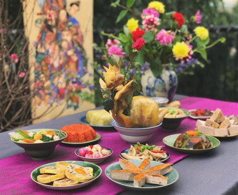 Le repas du réveillon, un trait culturel traditionnel des Hanoïens ảnh 1 Le repas du réveillon, un trait culturel traditionnel des Hanoïens ảnh 1