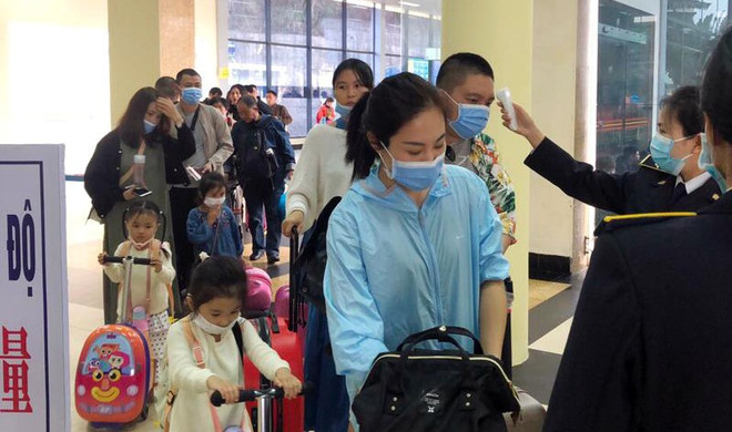 Le ministère de la Santé donne des instructions concernant les personnes entrant au Vietnam ảnh 1